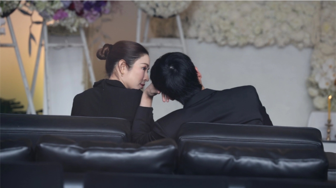 เปิดภาพ "แอฟ ทักษอร" อยู่เคียงข้าง "นนกุล" เป็นกำลังใจให้กันในวันที่สูญเสียคุณแม่