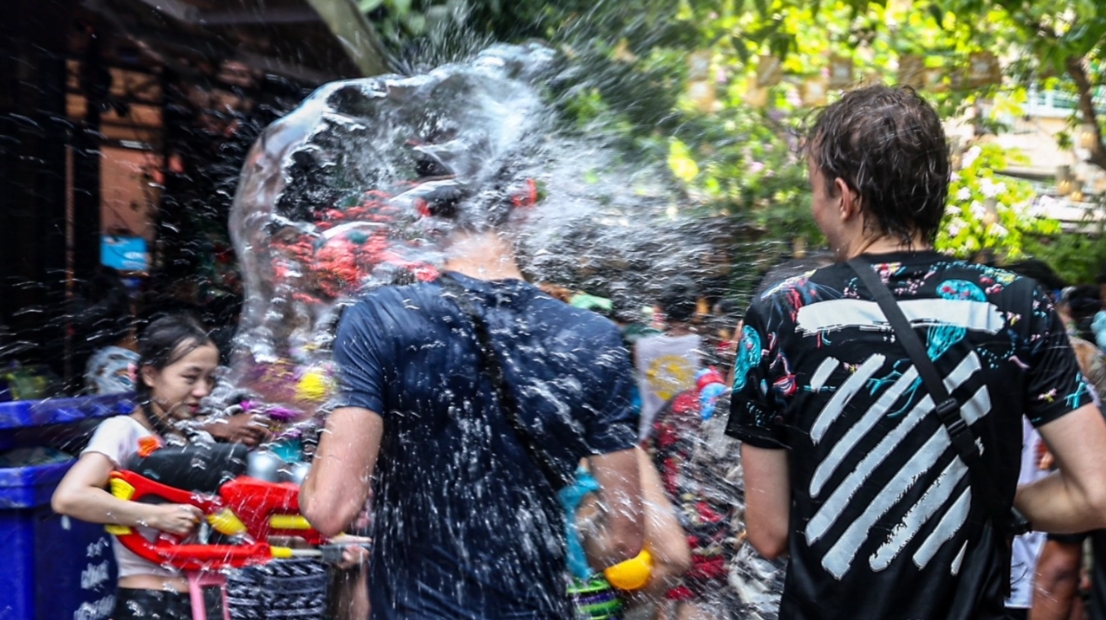 สงกรานต์ 2568 กทม. เตือนประชาชน ห้ามใช้น้ำสกปรกเล่นสงกรานต์ ขู่คุก 3 เดือน