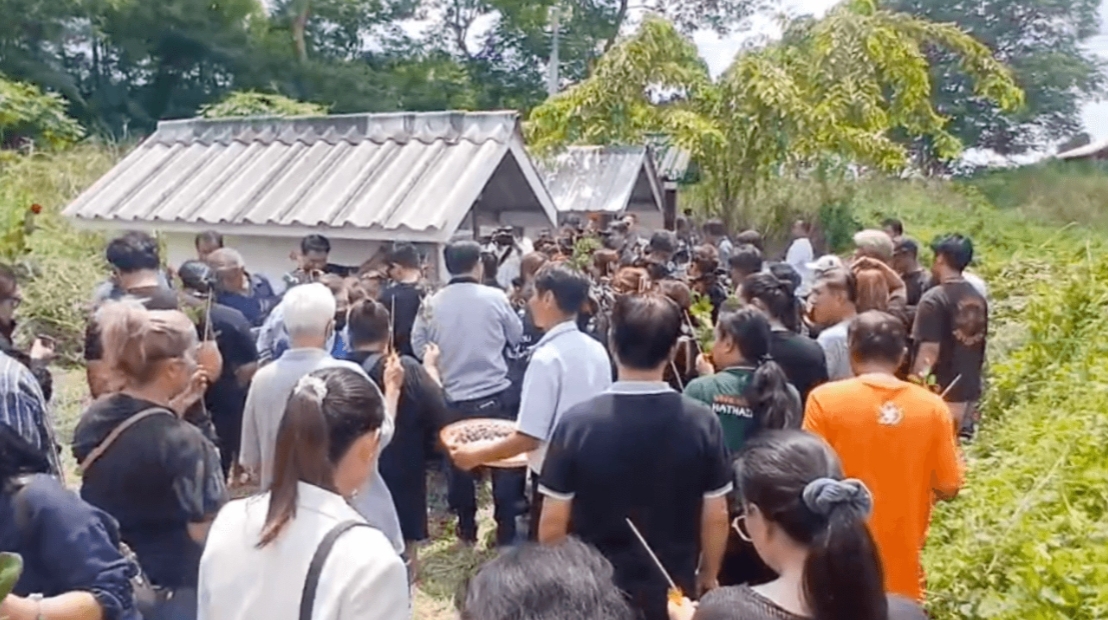 ญาติรับศพ เจ้าหน้าที่ถูกสิงโตขย้ำ บำเพ็ญกุศล เก็บศพ 3 ปี ตามความเชื่อ