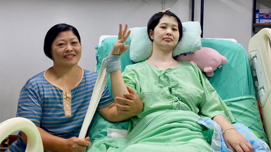 เปิดภาพ "น้องอุ้ม" พยาบาล รพ.อุ้มผาง ครบรอบ 2 ปี หลังกลับมาพักฟื้นที่ต้นสังกัด