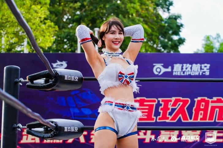 "ฟิโอนี่" นักมวยปล้ำสาวไทย สวย เก่ง ดุ โกอินเตอร์เซ็นสัญญาปล้ำที่จีน เปิดวาร์ปดูลีลาของเธอ