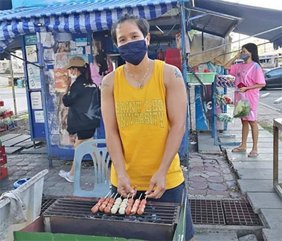 "เปี่ยมวิไล​ เล่า​เปี่ยม"​ นักมวยหญิง​คนแรกที่ได้ไปชกโอลิมปิค​ ขายลูกชิ้นปิ้งย่านบางนา