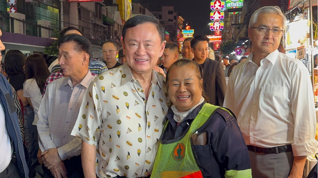 “ทักษิณ” อารมณ์ดีเที่ยวเยาวราชรอบ 19 ปี กินอาหารร้านโปรดร่วมวงเพื่อนนักธุรกิจ