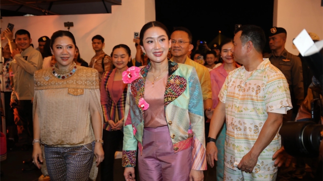 "นายกฯ อิ๊งค์" เปิดงานมหาสงกรานต์ที่ท้องสนามหลวง เชื่อ ปีต่อๆ ไปยิ่งใหญ่แน่นอน!