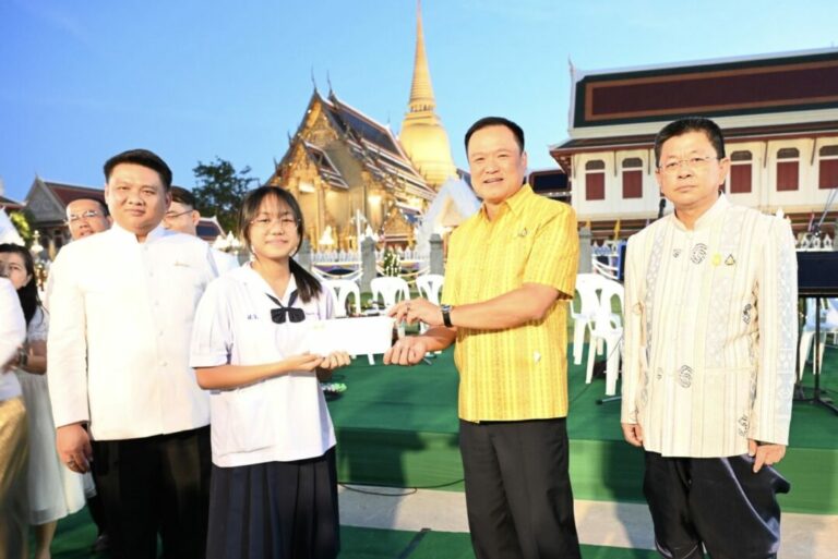 ‘อนุทิน’ ร่วม ‘มหาดไทยภิรมย์ ชมดนตรีในสวน’ ครั้งที่ 2