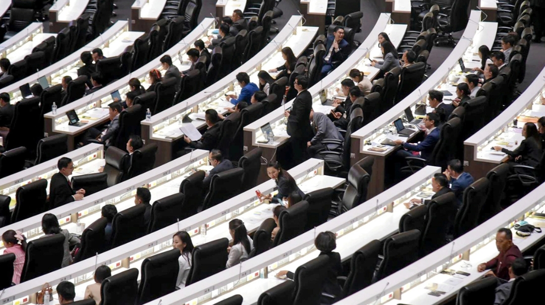 สว.มองไม่คุ้ม แก้รัฐธรรมนูญ 2 หมื่นล้าน ปชป.โวย 4 ปีนานไป