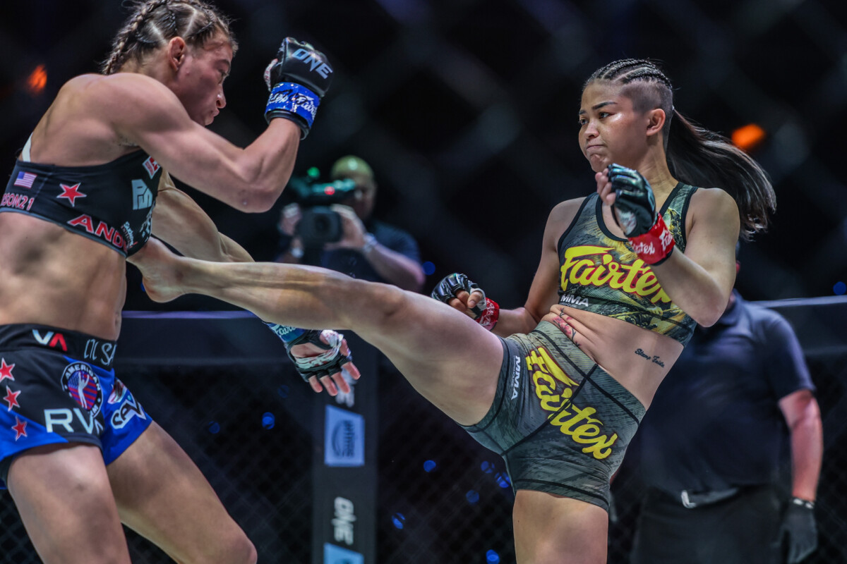 ดุดันเกินบรรยาย “แสตมป์” หวดแข้งปิดเกม “อลิส” พิชิต “น็อกเอาต์ยอดเยี่ยม กติกา MMA ประจำปี 2566”